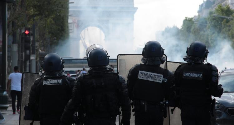 Miért állandósultak a tüntetések a francia nyugdíjreform miatt?